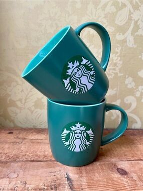 New 2024 Starbucks Green Ceramic Logo Mugs - Set of 2